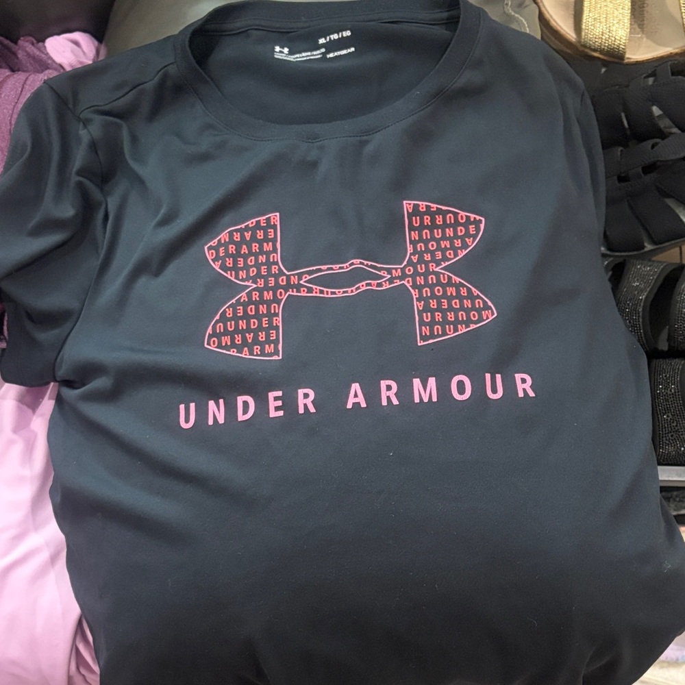 Under Armour Black T‑Shirt with Pink Logo